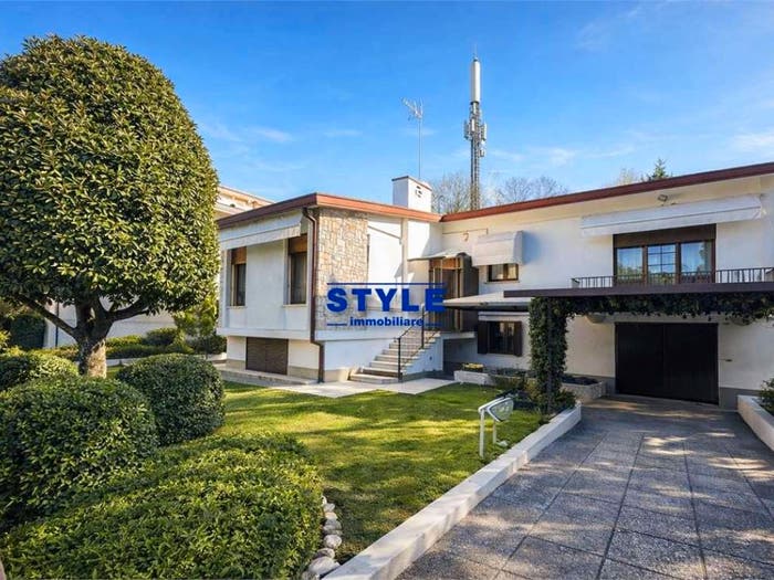 Casa con 6 locali in vendita in Centro, Dolo