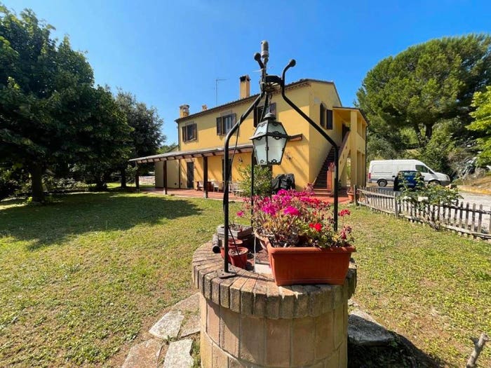 Casa con 6 locali in vendita in Offagna