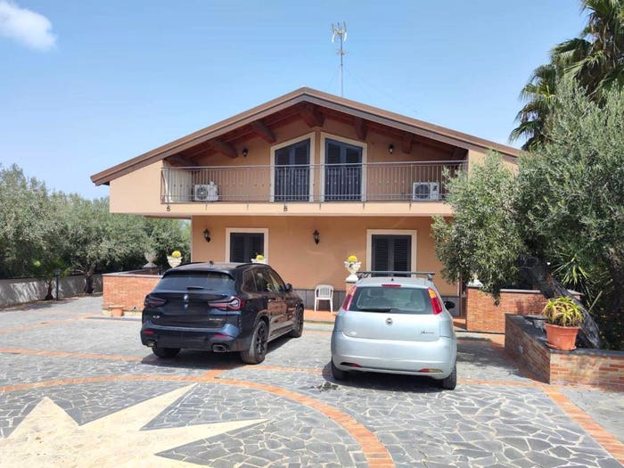 Casa con 6 locali in vendita in Via Giubileo, Motta Sant'Anastasia