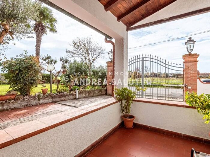 Casa con 6 locali in vendita in Via della Fornace, Santa Lucia La Borra, Pontedera