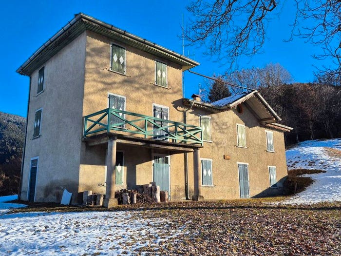 Casa con 6 locali in vendita in Prave, Borno