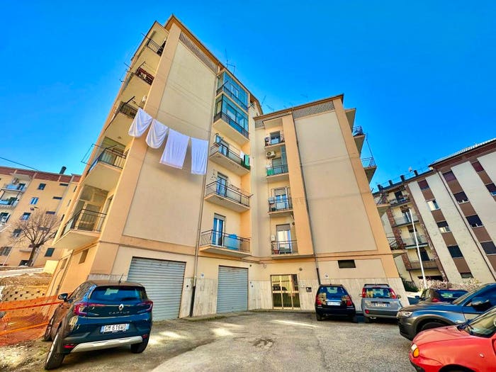 Appartamento trilocale in vendita in Via Vittorio Accattatis, Stadio Città, Cosenza