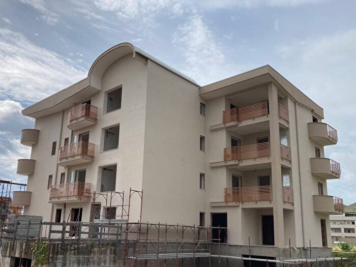 Appartamento trilocale in vendita in Via Arcivescovo Pontillo, Casagiove