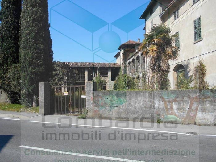 Casa in vendita in Via alla Santa, Civate