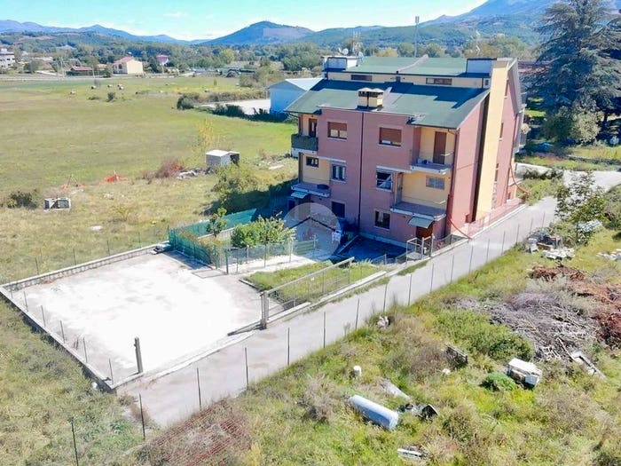 Casa quadrilocale in vendita in Via costarelle, Coppito Preturo, L'Aquila