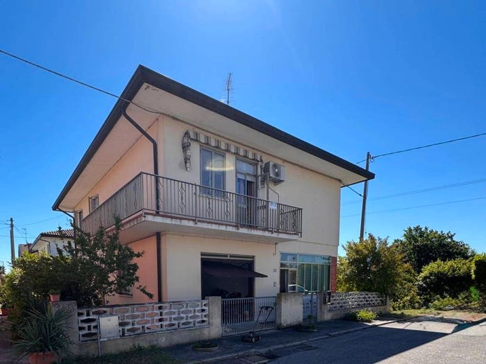 Casa con 6 locali in vendita in Via Londra, Ca' Tiepolo, Porto Tolle