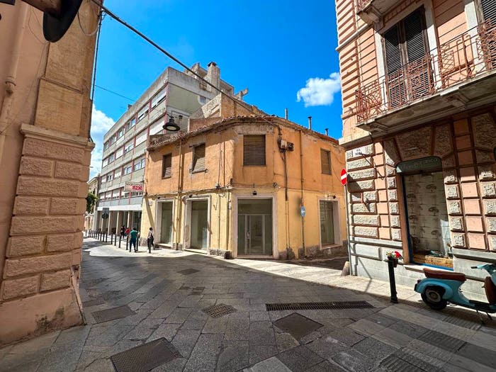 Appartamento con 6 locali in vendita in Via Roma, Centro, Nuoro