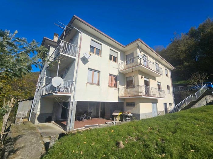 Appartamento quadrilocale in vendita in Località San Marco d'Urri, Lezzaruole, Neirone