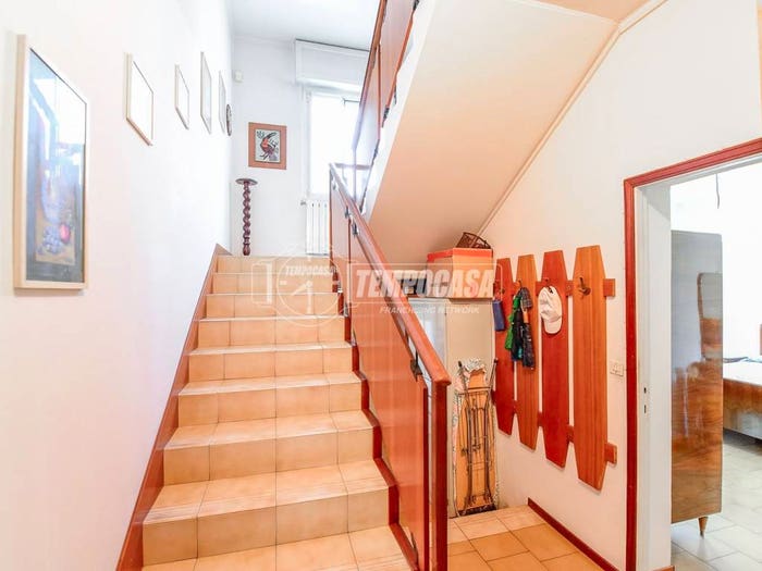 Casa con 5 locali in vendita in Via Regina Margherita, Capiago Intimiano Olmeda, Capiago Intimiano