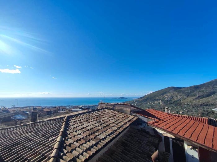 Casa quadrilocale in vendita in Via Tre Ponti, Maranola Trivio, Formia