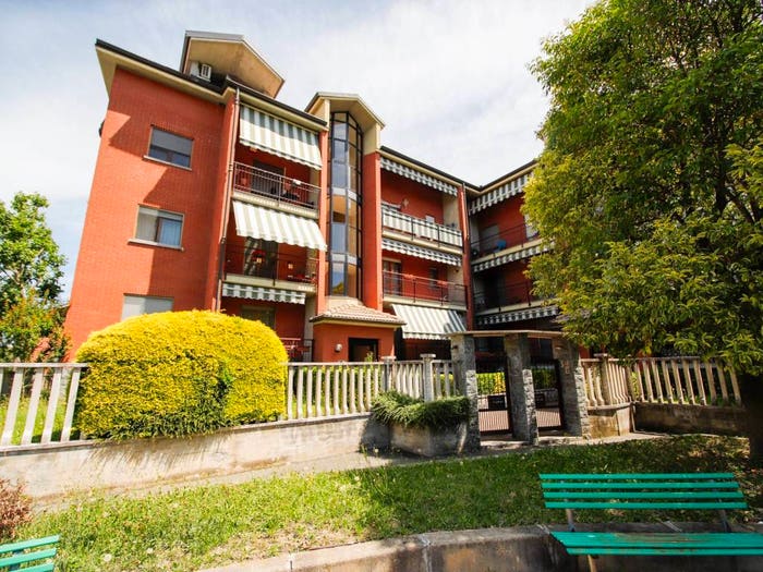 Appartamento con 6 locali in vendita in Via Giovanni Paviolo, Centro, Leinì