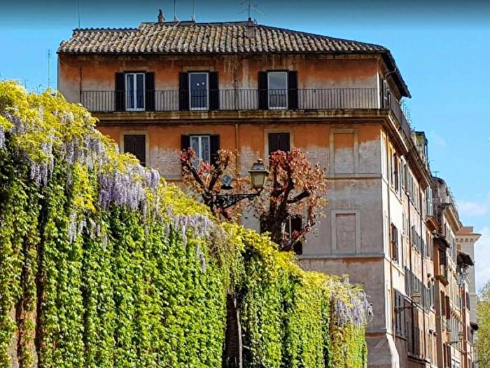 Appartamento con 6 locali in vendita in Via Giulia, Roma