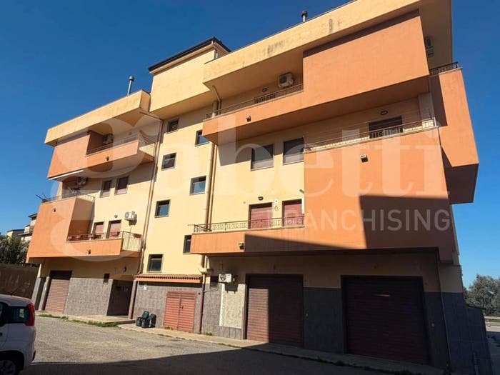 Appartamento con 5 locali in vendita in VIA G GENTILE, CoriglianoRossano