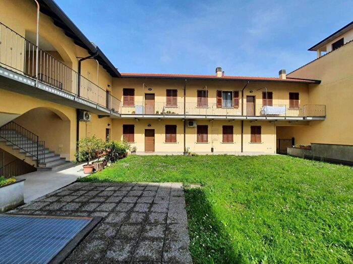 Appartamento trilocale in vendita in Via San Gervasio e Protasio, Centro, Parabiago