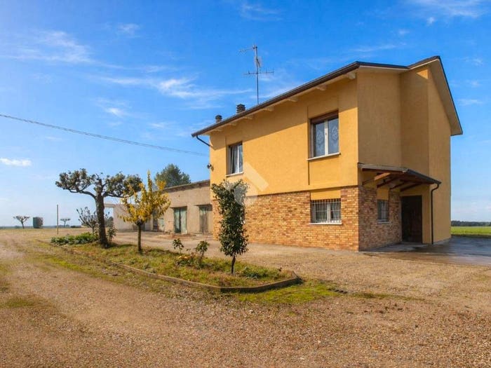 Casa quadrilocale in vendita in Via Reale, Camerlona, Ravenna