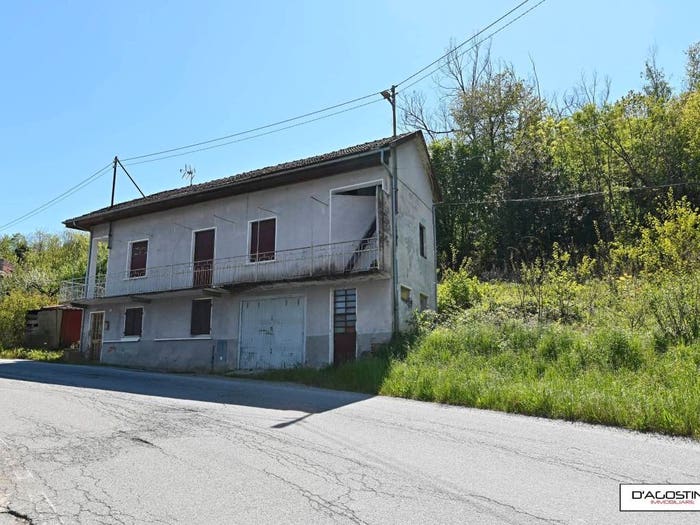 Casa quadrilocale in vendita in Frazione Crosi, Centro, Forno Canavese