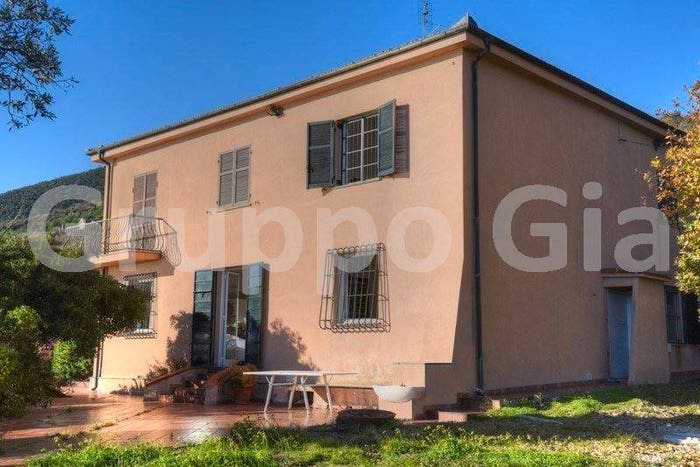 Casa con 6 locali in vendita in Cavia Regione Monti, Alassio