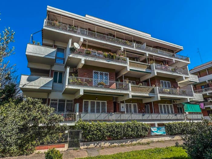 Appartamento trilocale in vendita in Via Galli della Mantica, Ostia Levante, Roma