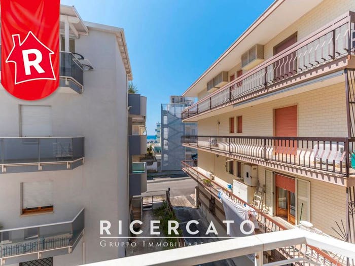 Appartamento quadrilocale in vendita in Via Francesco Petrarca, Lungomare Lido San Giovanni, Gallipoli