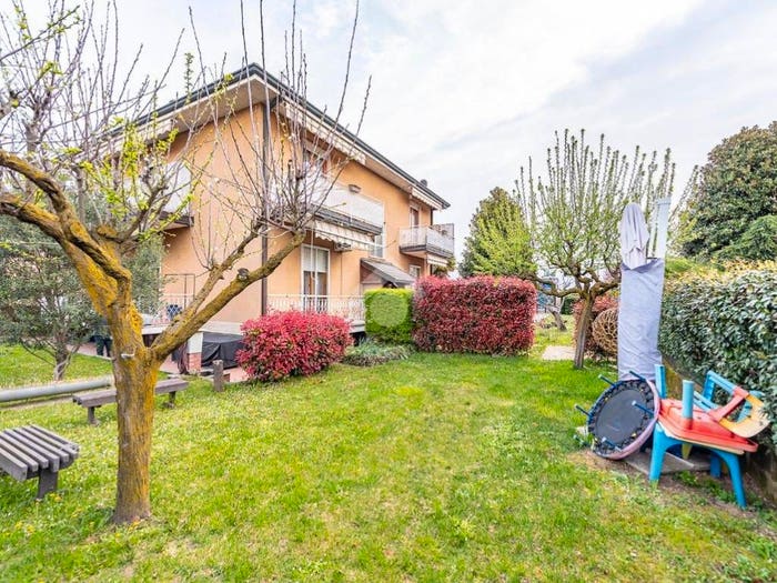 Appartamento quadrilocale in vendita in Via Don Luigi Sturzo, Centro, Lainate