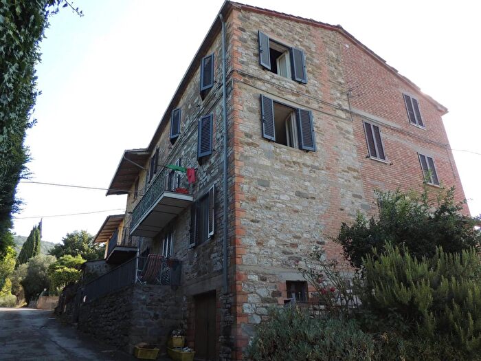 Appartamento con 6 locali in vendita in Via Baroncino, Tuoro Sul Trasimeno
