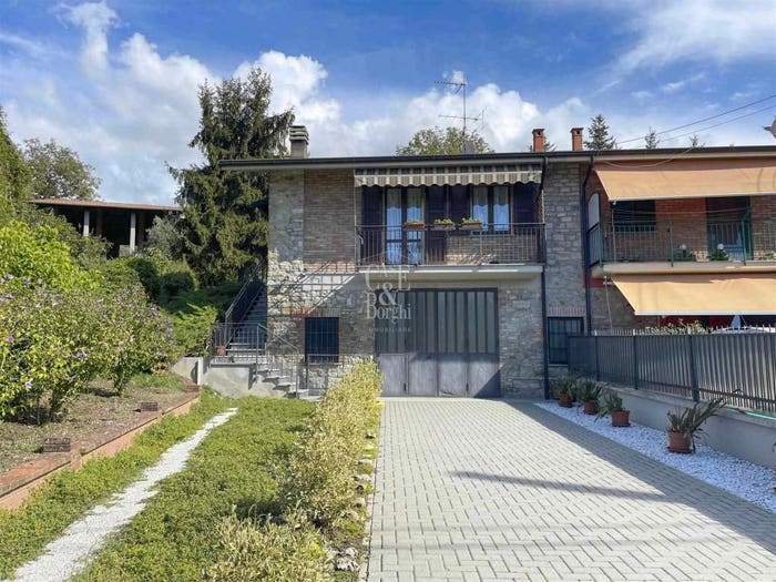 Casa trilocale in vendita in Frazione Crociglia, Crociglia, Zavattarello