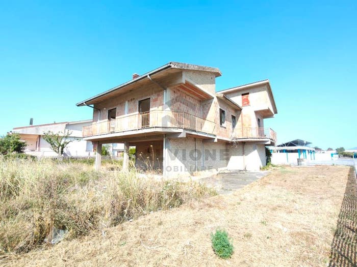 Casa con 6 locali in vendita in Via San Giovanni, Telese Terme