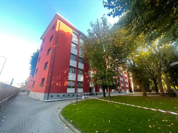 Appartamento trilocale in vendita in Via Vittorio Barzoni, Corvetto, Milano