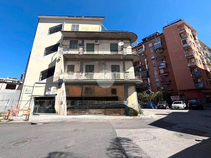 Appartamento bilocale in vendita in Viale Cavalleggeri d'Aosta, Fuorigrotta, Napoli