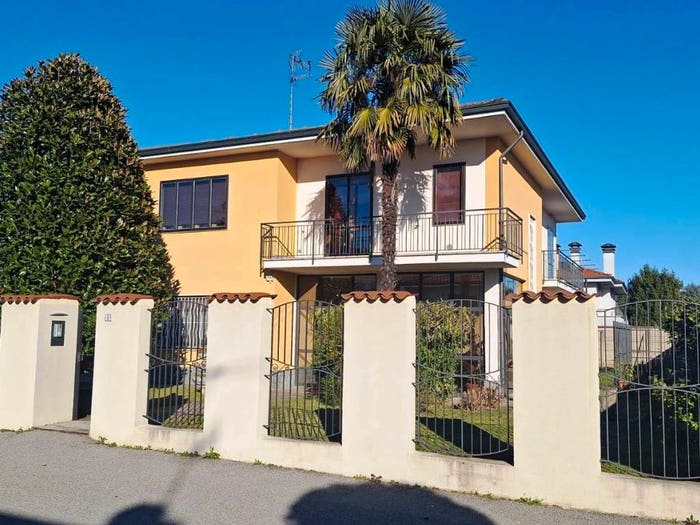 Casa con 6 locali in vendita in Via dei Certosini, Mesero