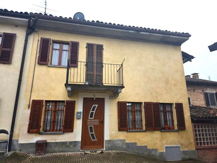 Casa quadrilocale in vendita in Via Vittoria, Centro, Castagnole delle Lanze