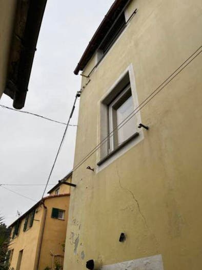 Casa bilocale in vendita in Via Piazzagrande, Vesima Crevari, Genova