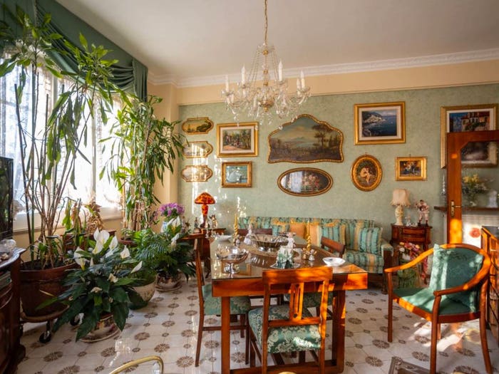 Appartamento quadrilocale in vendita in Via Mario Fiore, Arenella, Napoli