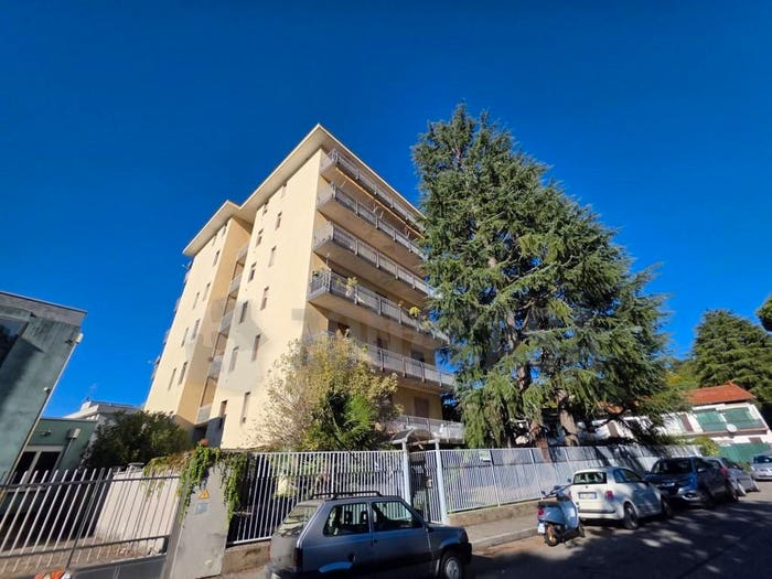 Appartamento quadrilocale in vendita in Via Federico Confalonieri, Cascinetta, Gallarate