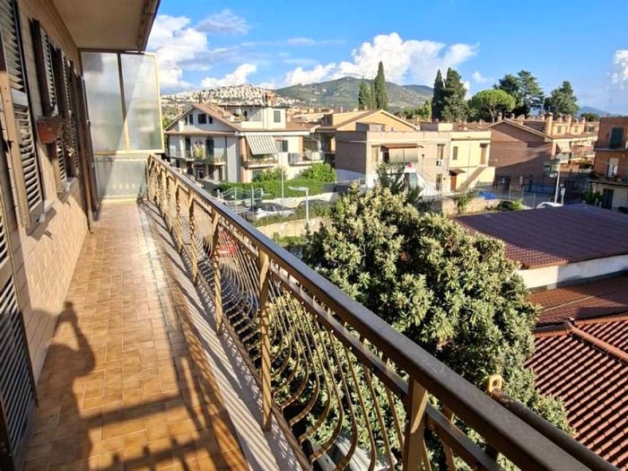 Appartamento trilocale in vendita in Via Maremmana Inferiore, Villanova, Guidonia Montecelio