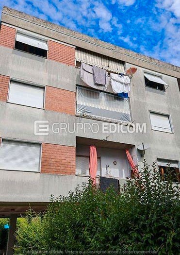 Appartamento con 6 locali in vendita in Via Villafranca, Avenza, Carrara