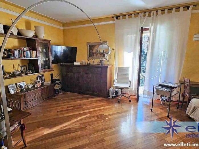 Appartamento quadrilocale in vendita in Marina di Massa Centro, Massa