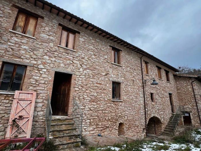 Appartamento trilocale in vendita in Via Folignate, Centro, Visso