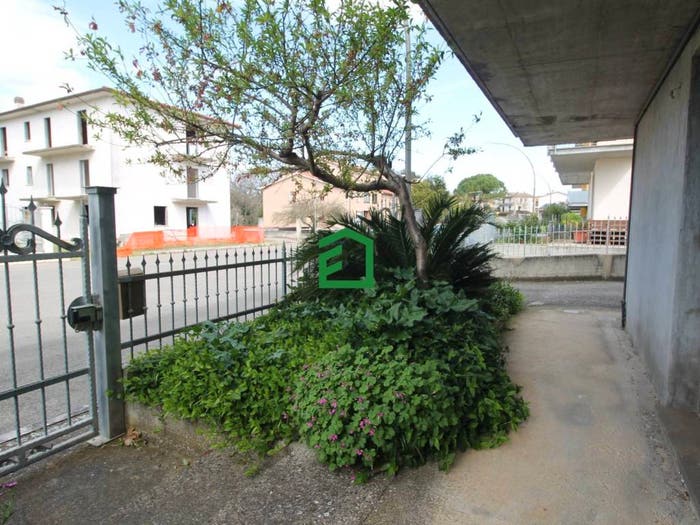 Appartamento trilocale in vendita in Via Maggio, Giove