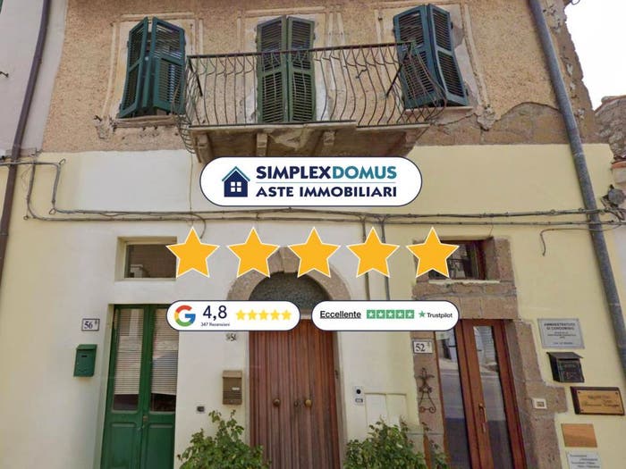 Appartamento trilocale in vendita in Via Roma, Ischia di Castro