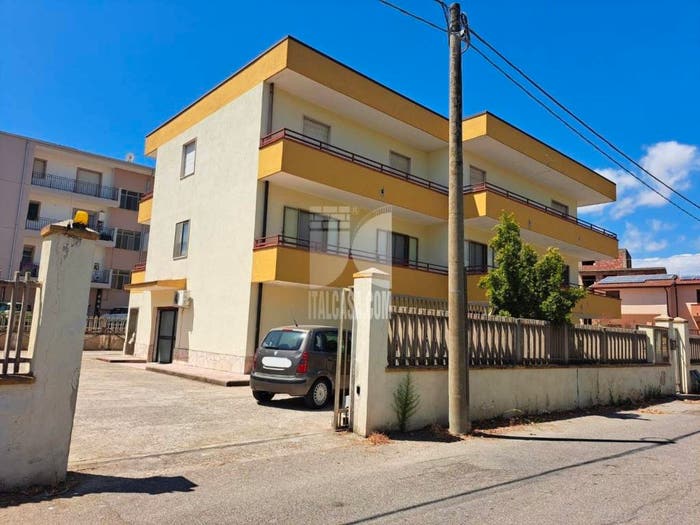 Casa con 6 locali in vendita in Via san Mauro Marchesato, Zona Capo Rizzuto Apriglianello Papanice, Crotone
