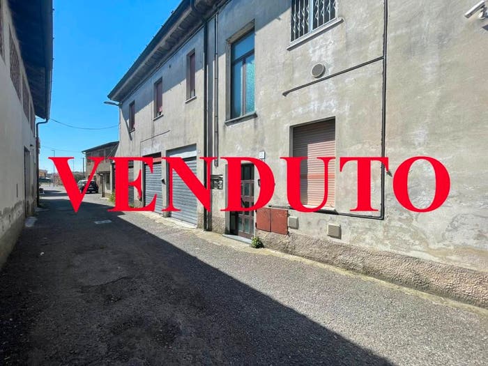 Appartamento trilocale in vendita in Via Quarterone, Centro, Arzago d'Adda