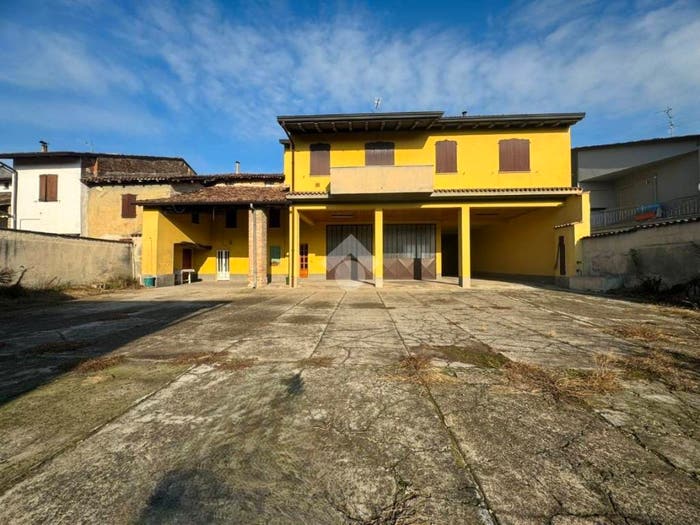 Casa con 6 locali in vendita in Vicolo Mariani, Offanengo