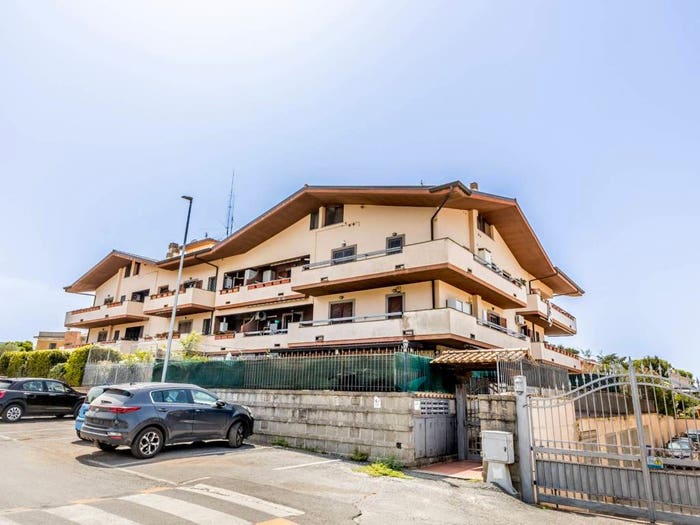 Appartamento trilocale in vendita in Via delle Quinte, Laghetto, Monte Compatri