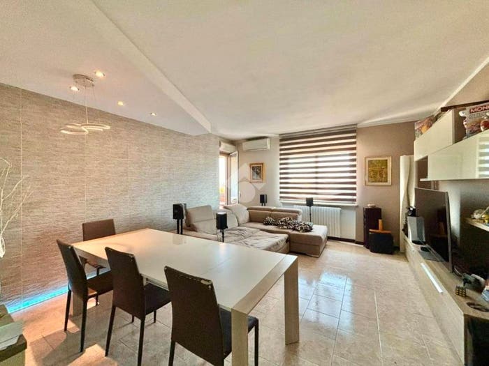 Appartamento trilocale in vendita in Via Fregonara Mario, Sant'Antonio, Novara