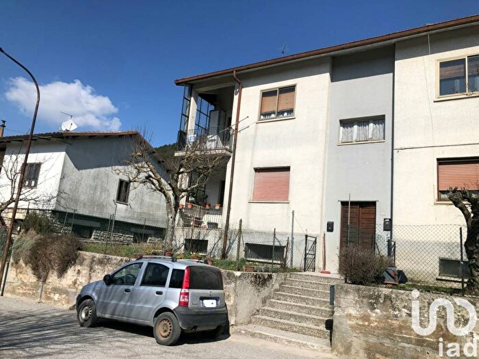 Appartamento trilocale in vendita in Via Pian di Trebbio, Serravalle Di Carda, Apecchio