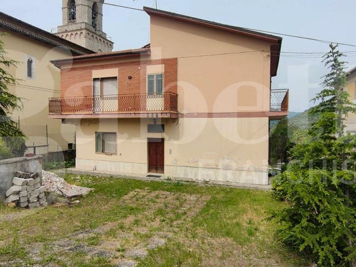 Casa con 6 locali in vendita in Piazza Santa Lucia, Magliano De'Marsi, Magliano de' Marsi