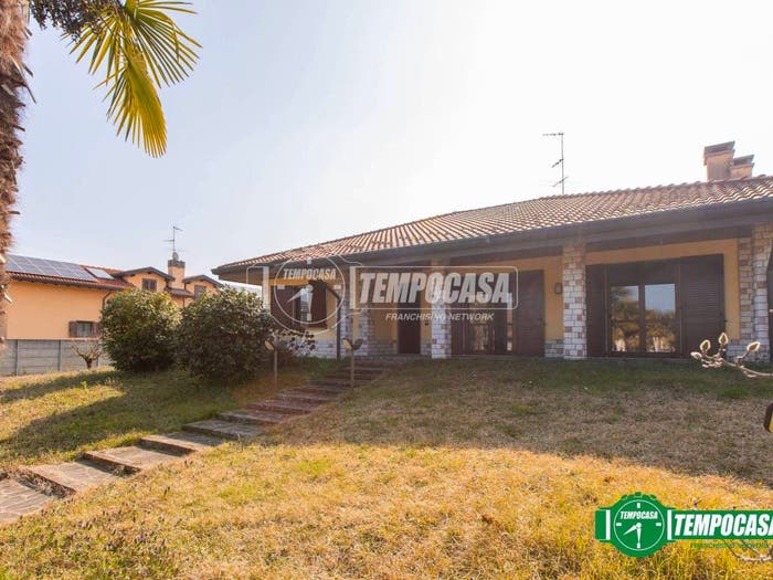 Casa trilocale in vendita in Via Don Carlo Gnocchi, Centro, Magnago