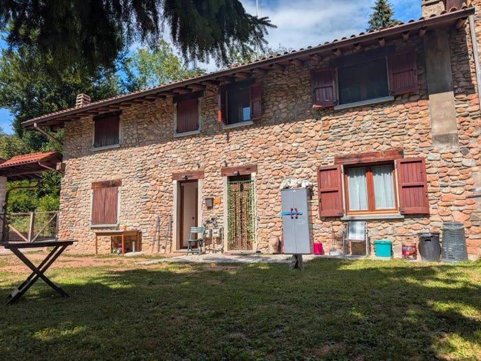 Casa con 6 locali in vendita in Via Imborgnana, Cuasso al Monte