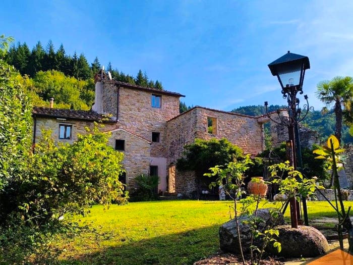 Casa con 6 locali in vendita in Scarperia e San Piero